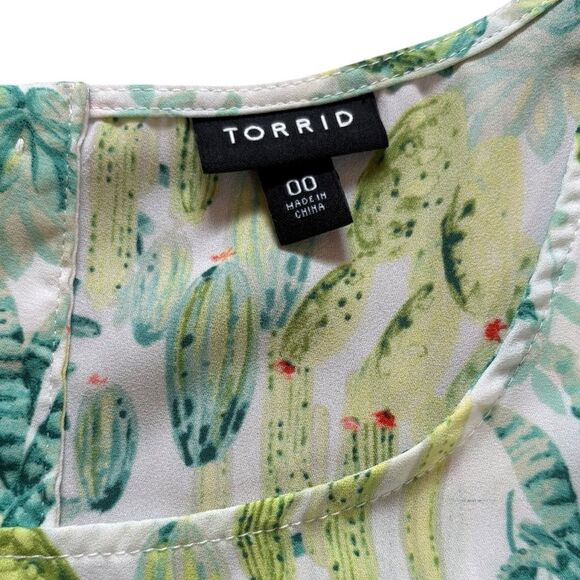 Torrid Abbey Georgette Button Back Blouse Cactus Print Womens Size 00 Medium - Picture 12 of 16